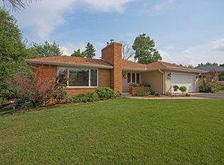 532 Lilac Dr N, Golden Valley, MN 55422