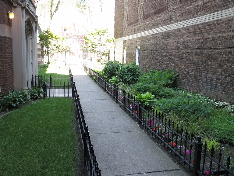 7518 S Phillips Ave #3 — Photo 4