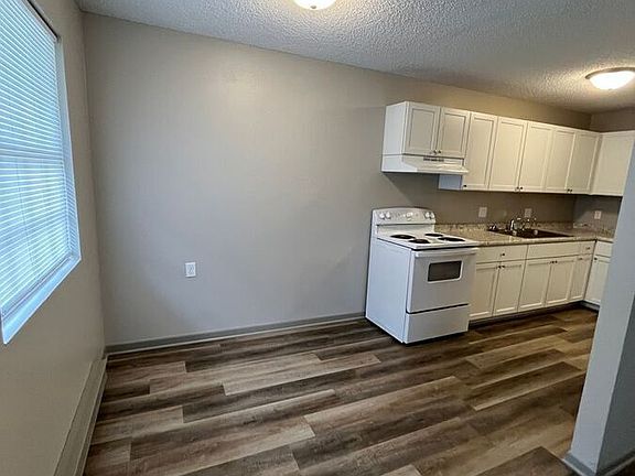 3rd image of 406 4th St SE #6B