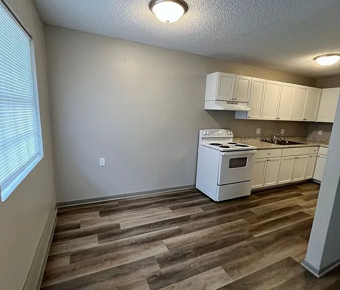 406 4th St SE #6B — Photo 3