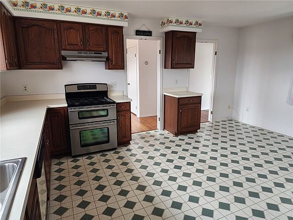 4th image of 5073 Foster Rd