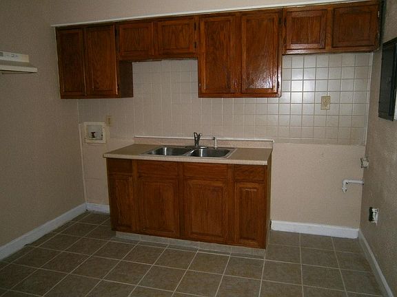 5th image of 4068 Redonda Ln