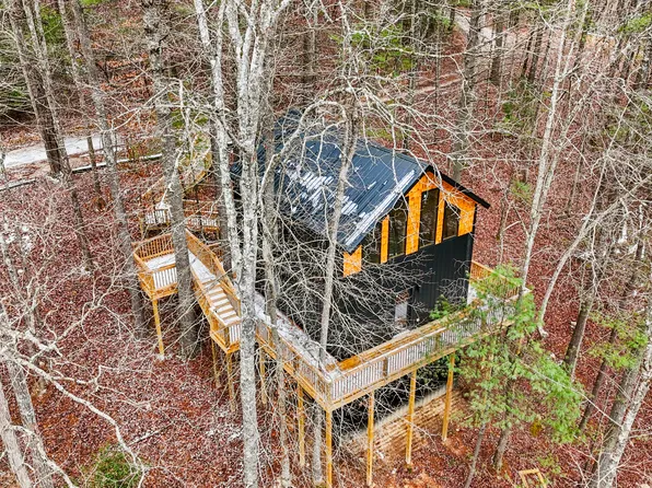 3 Pine Forest Park Rd, Campton, KY 41301