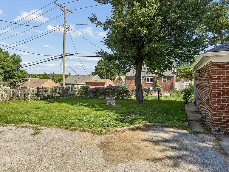 2524 Vane St — Photo 25
