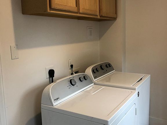 3rd image of 3035 Mountain Rd