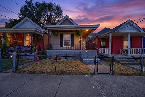 3rd image of 418 Delmar Pl
