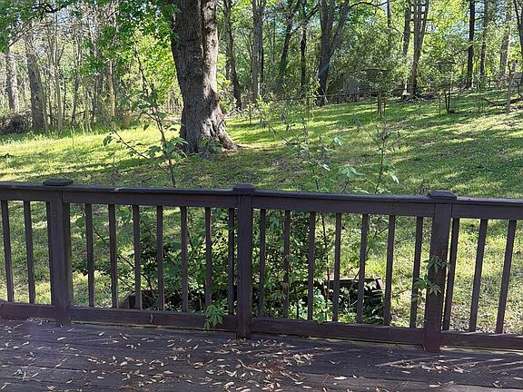 3rd image of 908 Highbury Dr