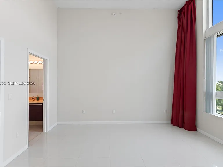 1900 N Bayshore Dr #715 — Photo 7