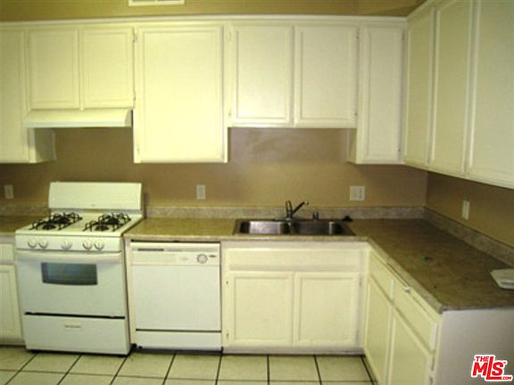3rd image of 6525 Woodman Ave APT 6