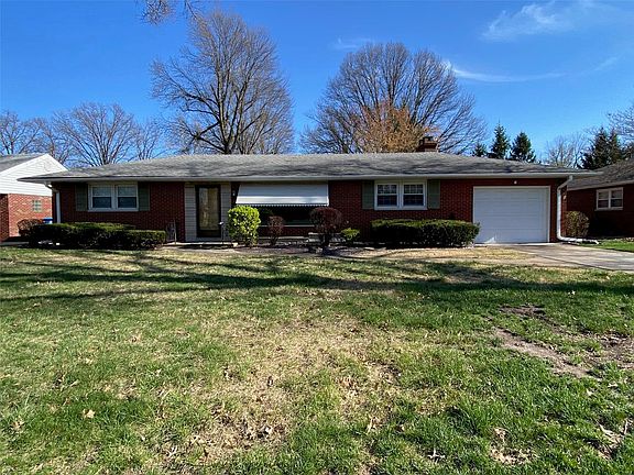 3rd image of 2468 Waterman Ave