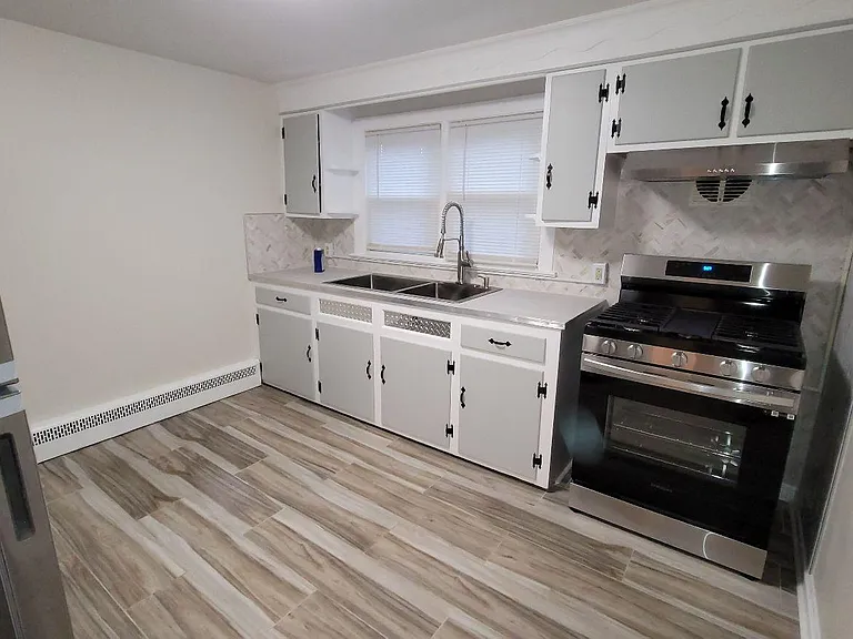 Eat In Kitchen