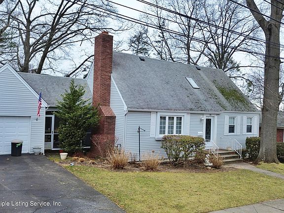 4th image of 172 Lawrence Ave