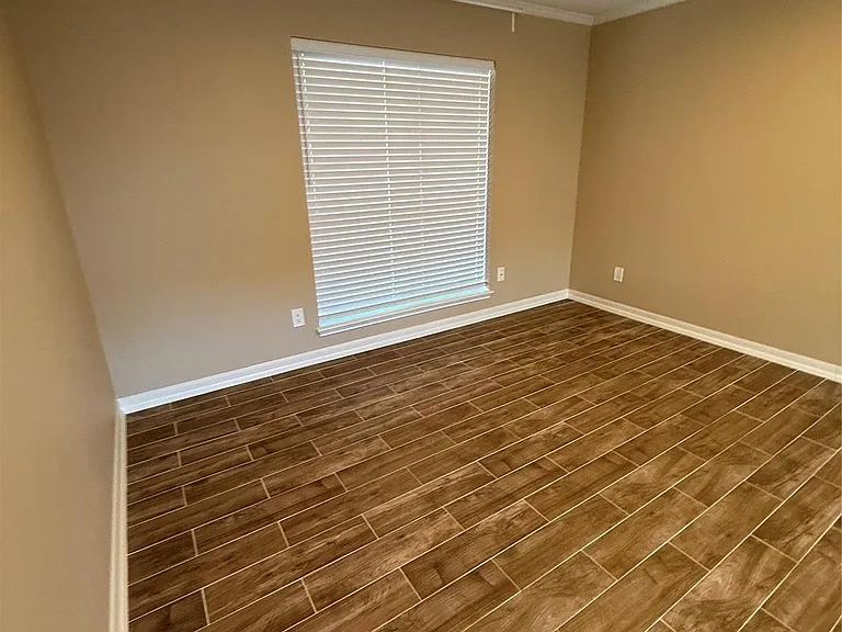 1909 Brun St #4 — Photo 38