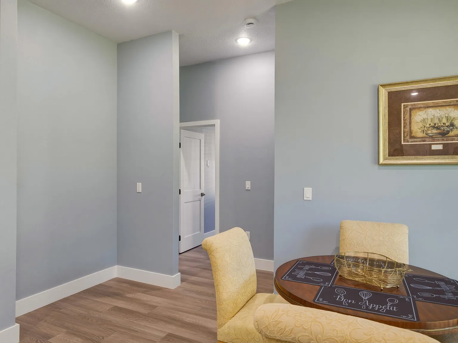 4 bed, 3.0 bath, 1870 sqft, $970 — Photo 4