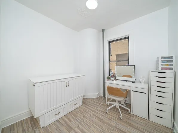 1989 Amsterdam Avenue image 10 of 13