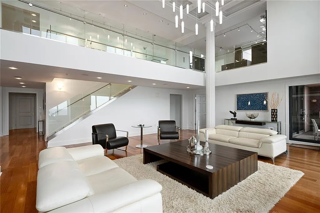 3 bed, 3.5 bath, 3525 sqft, $14,000 — Photo 2