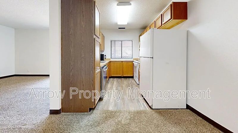 2 bed, 1.0 bath, 1100 sqft, $995 — Photo 3