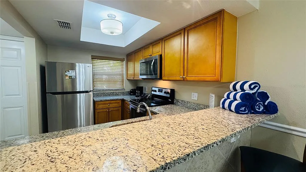 2 bed, 2.0 bath, 1052 sqft, $2,000 — Photo 4