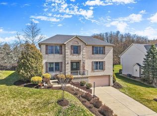 101 Autumn Hill Dr, Cranberry Township, PA 16066