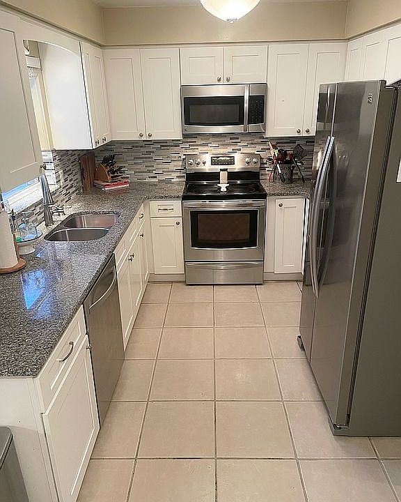 1st image of 4320 Wallace Cir