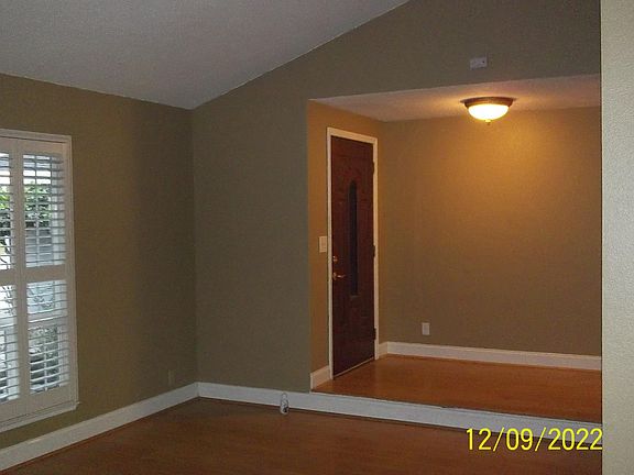 2nd image of 323 Margaret Way