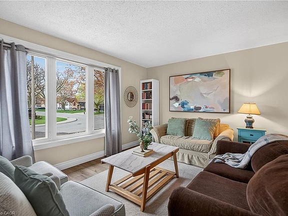 4th image of 56 Brookstream Ct