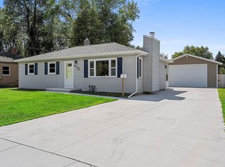 931 Coppens Rd, Green Bay, WI 54303