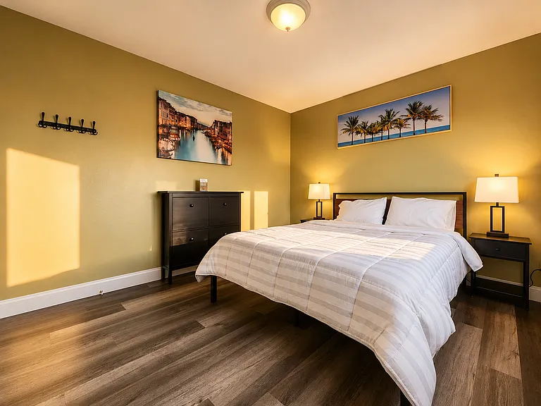 4407 S Shell St — Photo 12