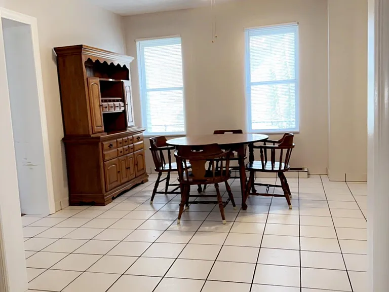 221 Howard St #1 — Photo 5