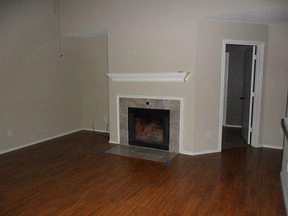 3rd image of 1122 Belmont Dr
