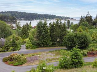 2 Ludlow Bay Rd, Pt Ludlow, WA 98365