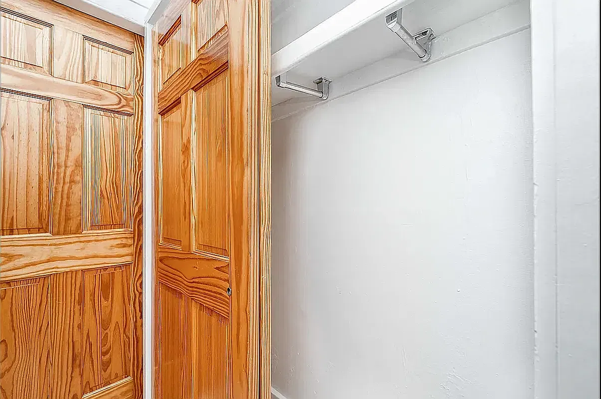 21-54 Crescent Street — Photo 3