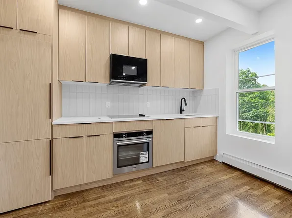 428 7th Avenue image 2 of 4