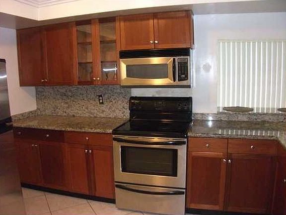 5th image of 5092 Sheridan St #1
