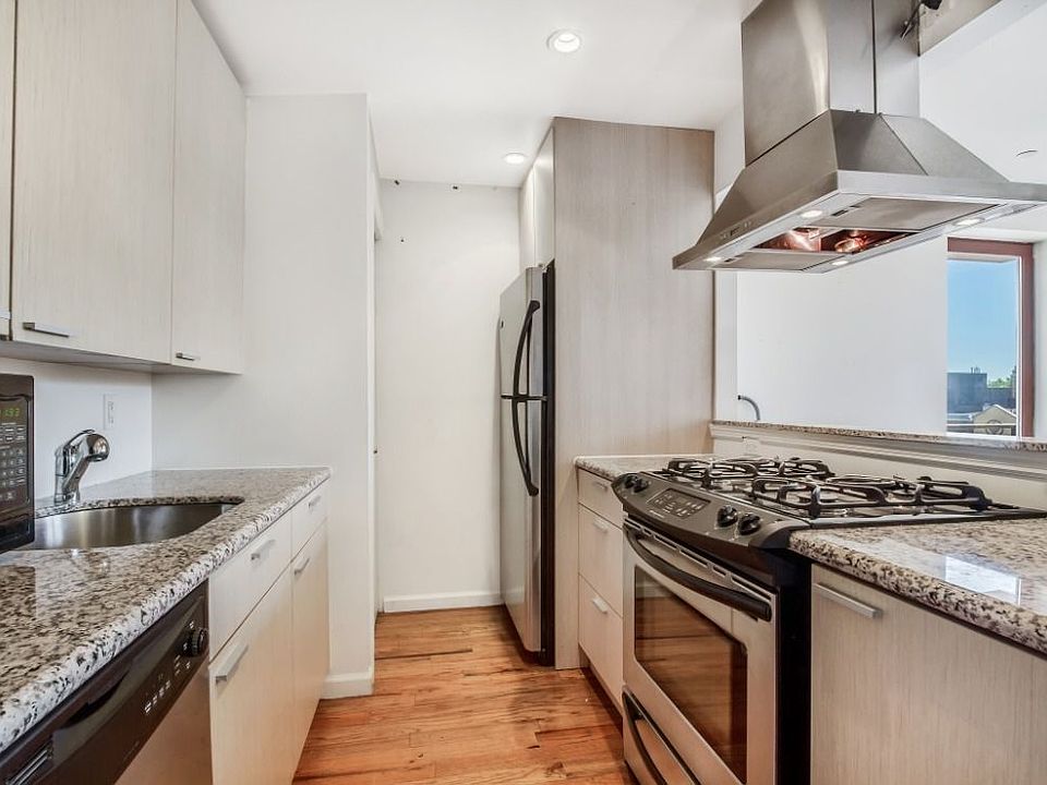 2nd image of 65 Maspeth Ave APT 3C