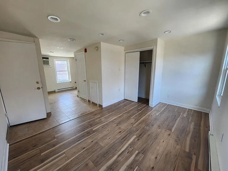 242 S 22nd St #1 — Photo 12