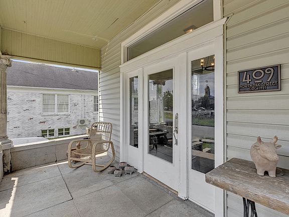 4th image of 409 N Oak St