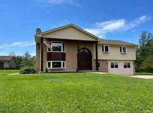 8950 Chambers Rd, Pinckney, MI 48169