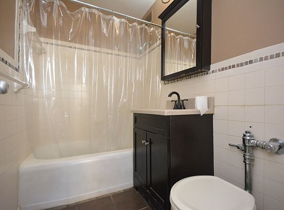 2nd image of 3950 N Lakeshore Dr #1016C