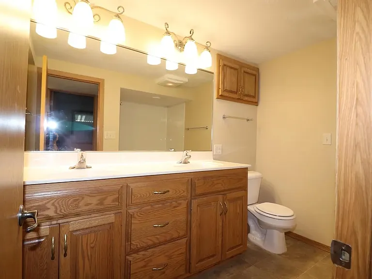 1826 S Grange Ave #A — Photo 5