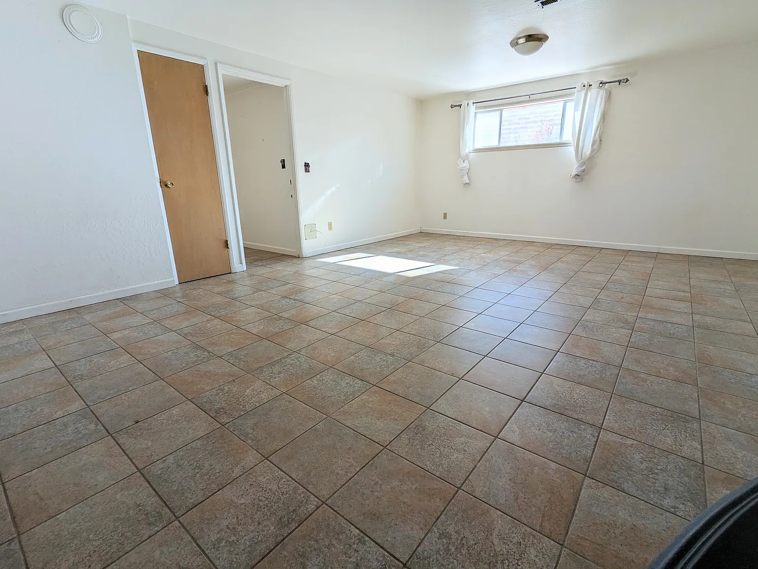 2 bed, 1300 sqft, $1,495 — Photo 3