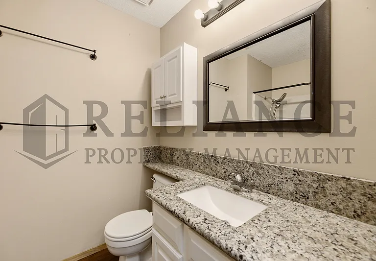 516 N Lakeside Dr — Photo 35