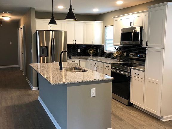 5th image of 2416 Belle Terre Dr