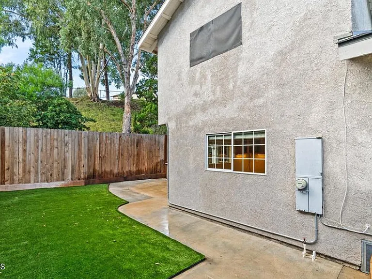 447 Santa Barbara Cir — Photo 20
