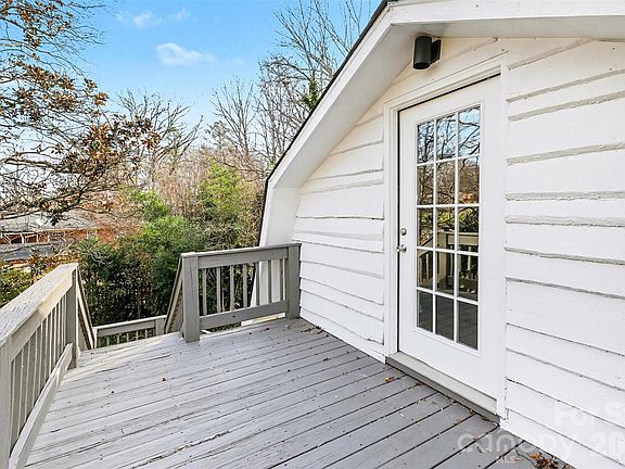 3rd image of 655 Ridgecrest Dr