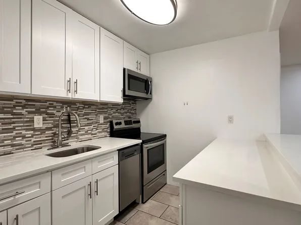 45 Overlook Terrace 6H image 3 of 15