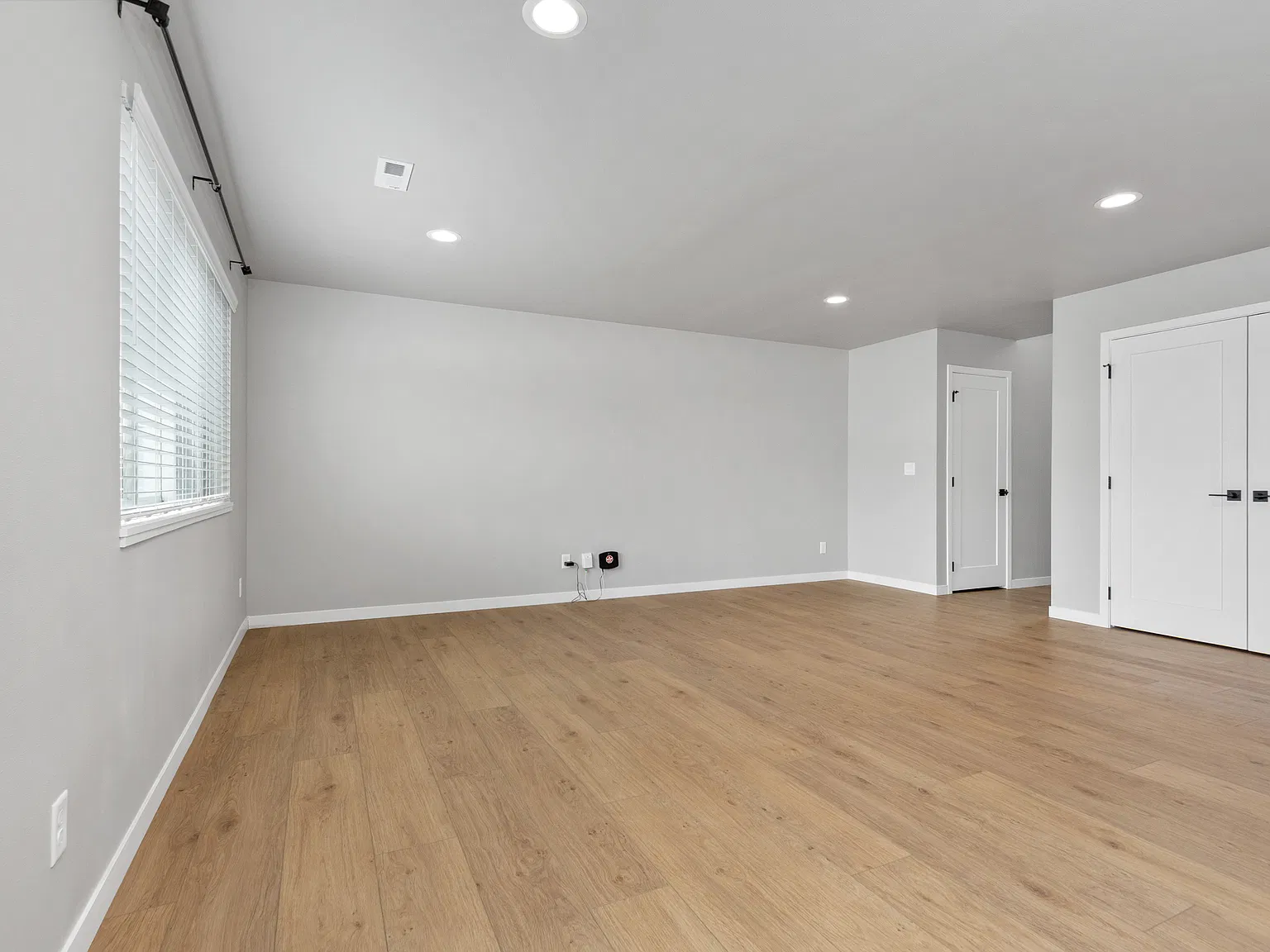3 bed, 2.5 bath, 1711 sqft, $2,300 — Photo 4
