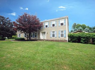 34 River Bend Rd, Clinton, NJ 08809