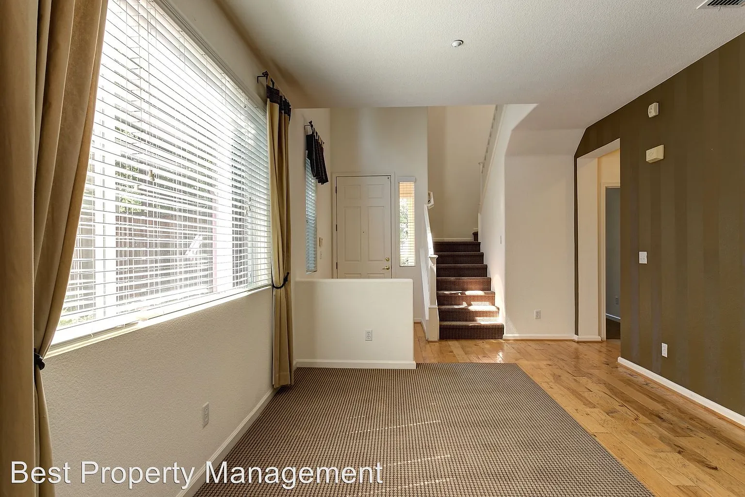496 Montecito Dr photo 1