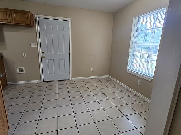 4th image of 2800 McDonald Rd